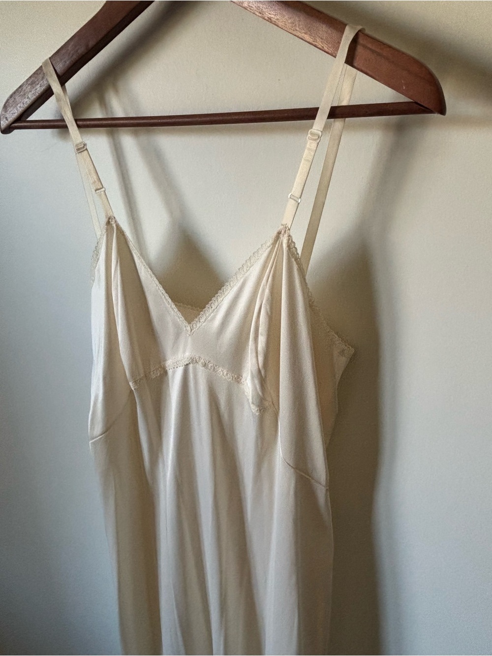 Vintage 1930's Silk Chiffon Wedding Gown - Picture 7 of 10